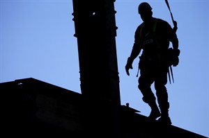 US construction spending dips 0.3 per cent in November, first decline in 8 months | iNFOnews.ca CP21404735