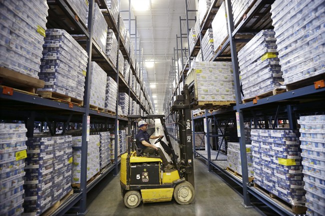 US wholesale stockpiles up slight 0.1 per cent in March despite eighth straight drop in sales | iNFOnews.ca CP33017205