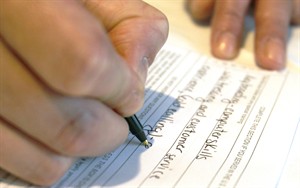 Applications for US unemployment benefits plummet to 14-year low of 264,000 | iNFOnews.ca CP30305452