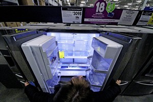 US durable goods orders fall 4.3 per cent in December with weakness in business investment area | iNFOnews.ca CP26988760