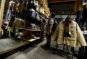 CP25713826