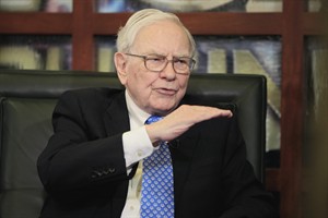 Warren Buffett's Berkshire Hathaway conglomerate reports 4 per cent decline in 1Q profit | iNFOnews.ca CP28222750