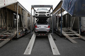 US trade deficit dips 3.6 per cent to $40.4 billion in March as exports up faster than imports | iNFOnews.ca CP28261111