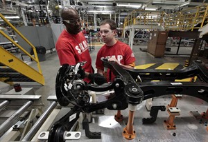 US factory output rises for 5th straight month in June, boosting economy after dismal 1Q | iNFOnews.ca CP29154413