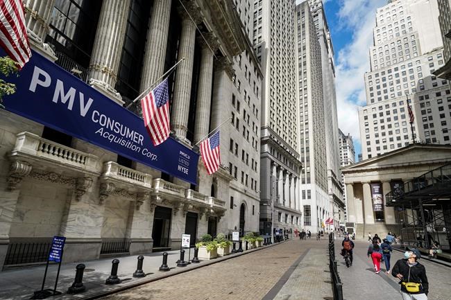Stocks give up an early lead and end lower on Wall Street | iNFOnews.ca Stocks give up an early lead and end lower on Wall Street | iNFOnews.ca