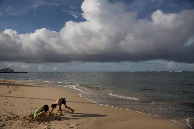 Chinese tourism to US drops for 1st time in 15 years | iNFOnews.ca