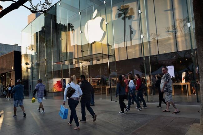US consumer confidence hits lowest level since September '17 | iNFOnews.ca