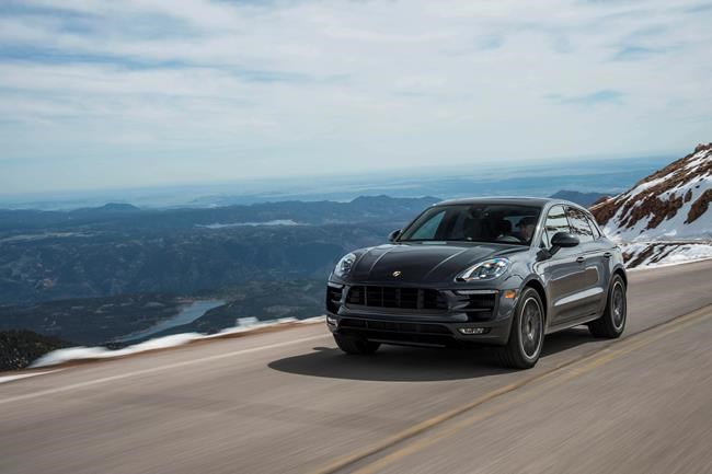 2017 Porsche Macan adds four-cylinder engine, lowers price | iNFOnews.ca