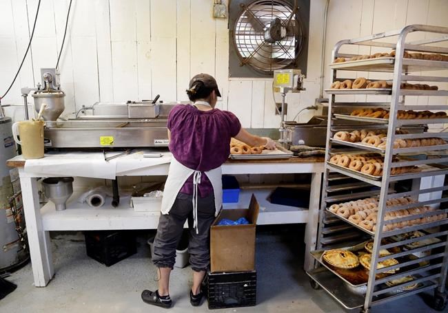 Survey: US businesses add fewest jobs in 5 months | iNFOnews.ca Survey: US businesses add fewest jobs in 5 months | iNFOnews.ca