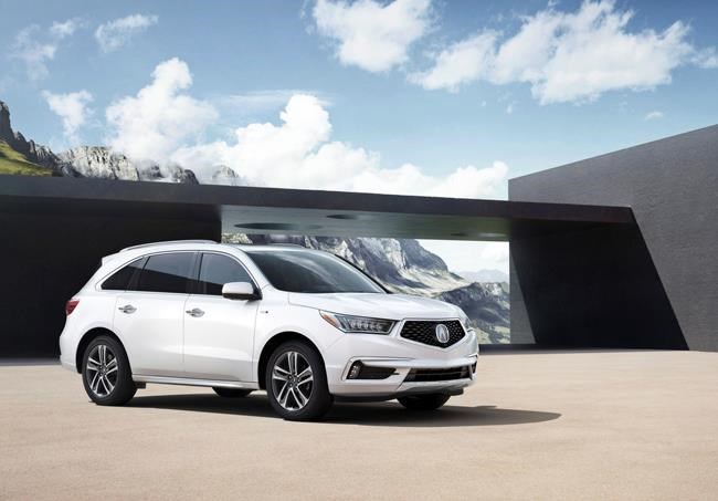 2017 Acura MDX scales up in looks, standard safety features | iNFOnews.ca