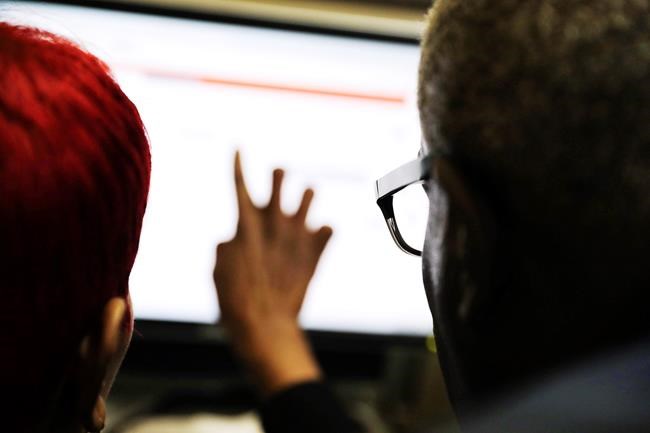 Applications for US unemployment benefits dipped last week | iNFOnews.ca