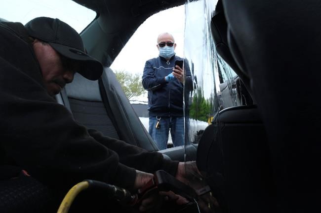 Uber to require that passengers provide face-mask selfies | iNFOnews.ca