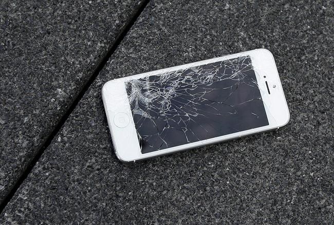 Cracked iPhone screen? You'll have more places to fix it | iNFOnews.ca