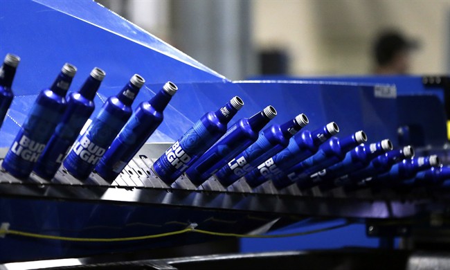 US factory output falls again, but signs of stability appear | iNFOnews.ca CP37097721