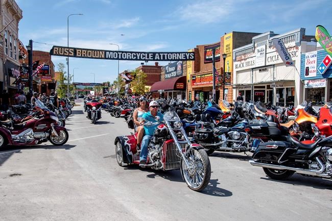Study: Motorcycle rally sparked COVID-19 cases in next state | iNFOnews.ca CP97462526