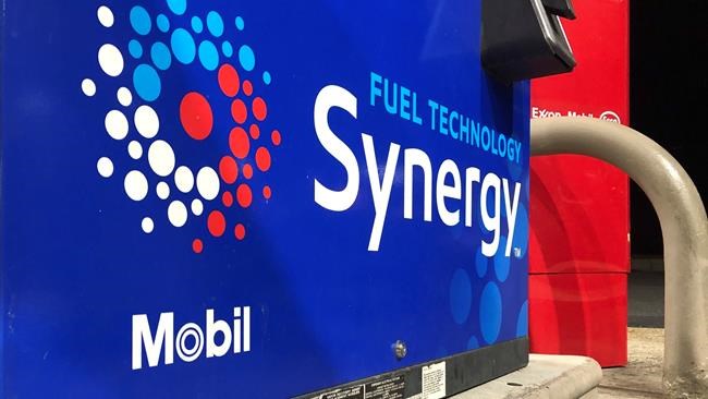 Exxon, Chevron profits fall on low gas prices, weak margins | iNFOnews.ca