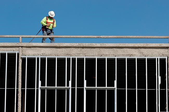 US economic growth slowed to 2.3 per cent pace in Q1 | iNFOnews.ca