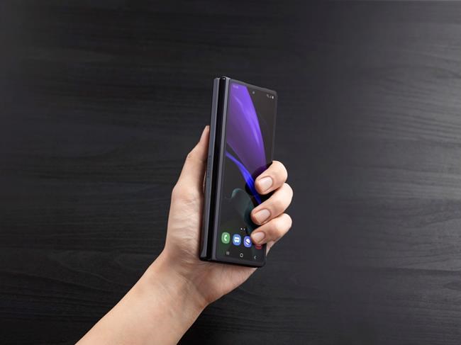 Samsung touts $2,000 foldable phone as a 'VIP' experience | iNFOnews.ca Samsung touts $2,000 foldable phone as a 'VIP' experience | iNFOnews.ca