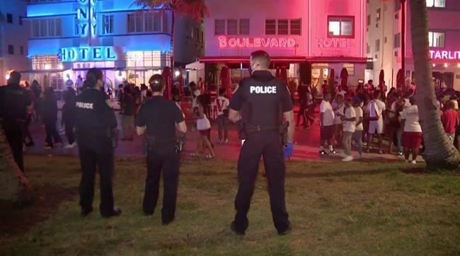 Miami sets earlier curfew after spring break crowds, fights | iNFOnews.ca