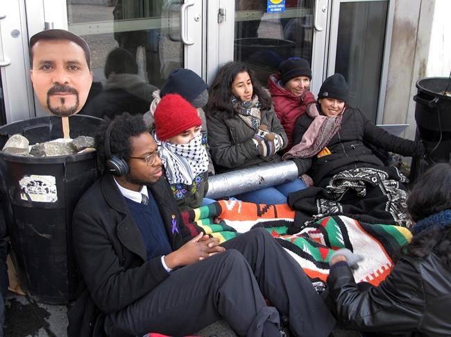 Immigrant from Ecuador wants US deportation case reopened | iNFOnews.ca