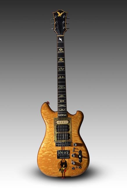 Jerry Garcia's guitar fetches $1.9M at New York auction | iNFOnews.ca