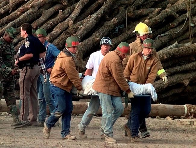 Texas A&M marks 20 years since bonfire collapse killed 12 | iNFOnews.ca