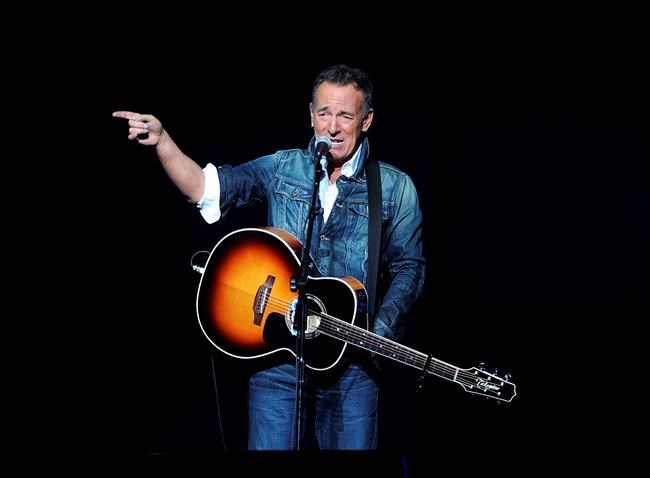 Springsteen surprises moviegoers at film preview screenings | iNFOnews.ca