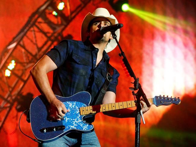 CMA rescinds media restrictions for awards show, apologizes | iNFOnews.ca CMA rescinds media restrictions for awards show, apologizes | iNFOnews.ca