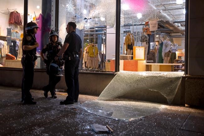 Protests over police killings rage in dozens of US cities | iNFOnews.ca Protests over police killings rage in dozens of US cities | iNFOnews.ca