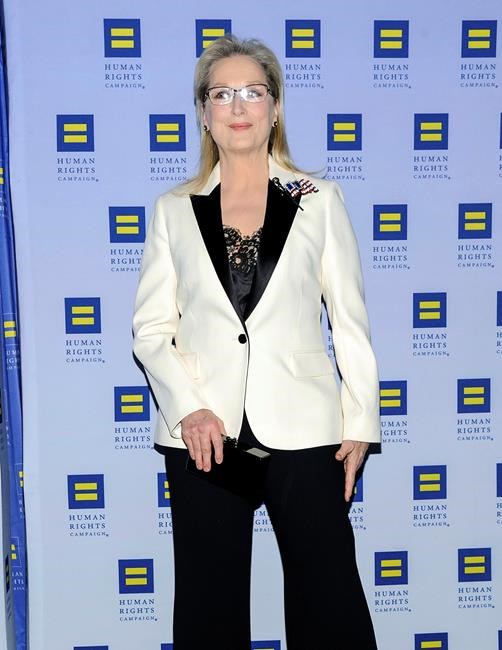 In emotional speech, Streep renews harsh criticism of Trump | iNFOnews.ca
