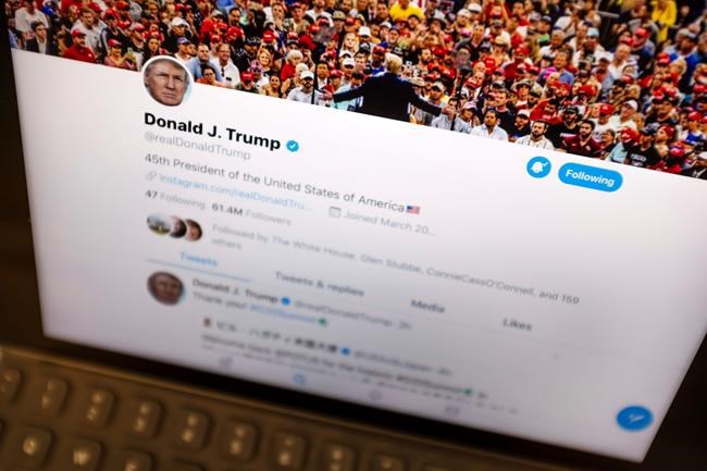 Politicians' tweets could get slapped with warning labels | iNFOnews.ca