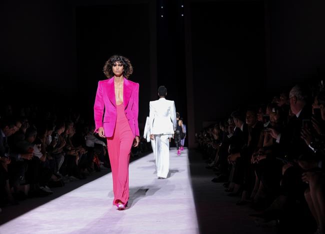 Tom Ford launches Fashion Week with sequins, celebs galore | iNFOnews.ca