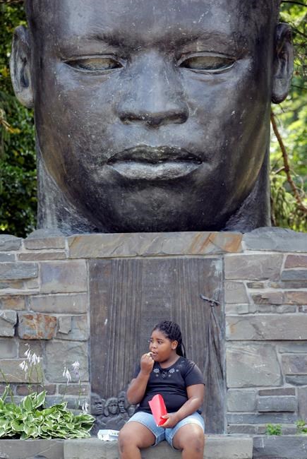 Seeking to remove MLK sculpture that doesn't look like him | iNFOnews.ca