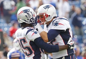 Patriots use rampaging offensive burst, 49ers use smothering defence in wins | iNFOnews.ca CP20297102
