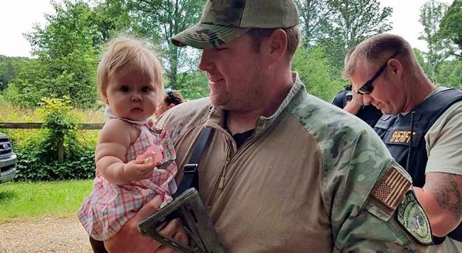 The Latest: Flurry of 911 calls help find missing baby | iNFOnews.ca