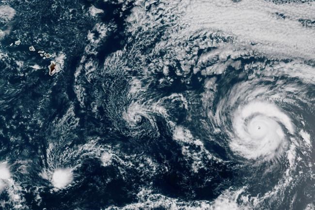 Hurricane Douglas bears down on Hawaii as pandemic flares | iNFOnews.ca Hurricane Douglas bears down on Hawaii as pandemic flares | iNFOnews.ca