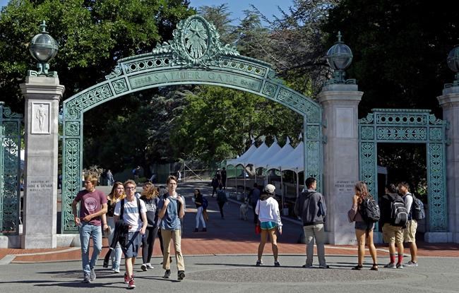 6 last-minute strategies to pay for college | iNFOnews.ca CP1580569331
