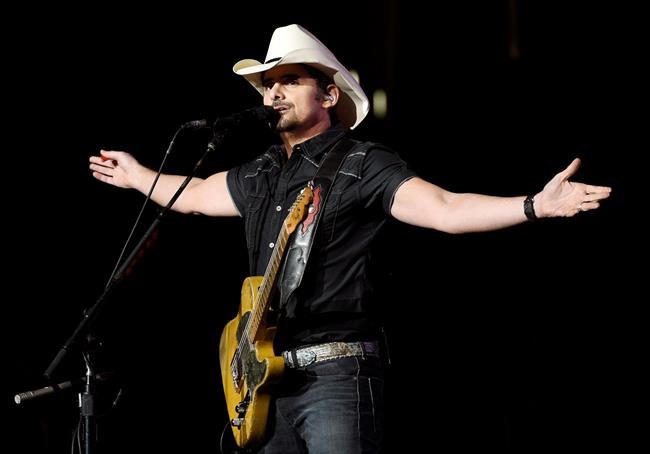 Brad Paisley raises a glass for frontline workers | iNFOnews.ca