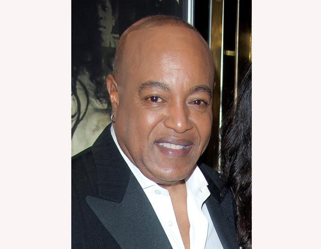 Rep: Peabo Bryson hospitalized after mild heart attack | iNFOnews.ca