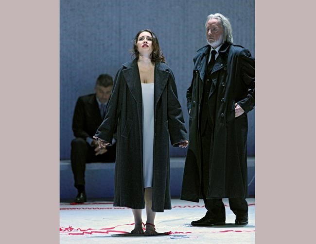 Vet singer plays Doctor Grenvil in Met Opera's 'Traviata' | iNFOnews.ca