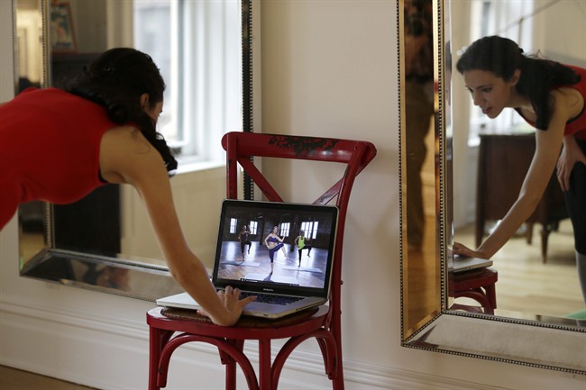 Squat, lunge, push-ups. 13 apps for fitness at home | iNFOnews.ca CP36325712