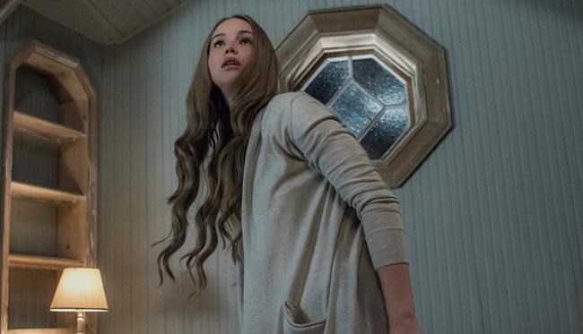 Review: Jennifer Lawrence stuns in the audacious 'mother!' | iNFOnews.ca CP260884905
