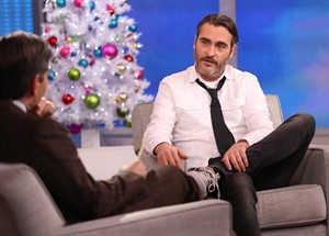 Joaquin Phoenix announces 'engagement'; says it's all a joke hours later | iNFOnews.ca CP31045994