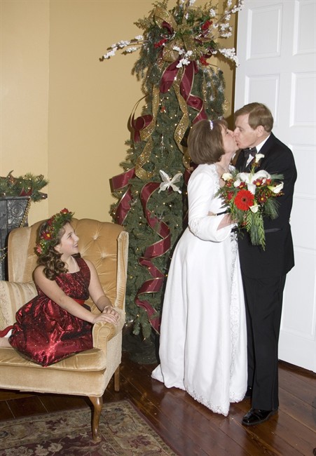 December brides and grooms embrace the holiday season with Christmas touches at their nuptials | iNFOnews.ca