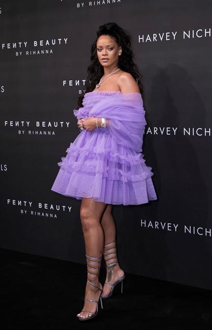 To women of colour, Rihanna's cosmetics launch is personal | iNFOnews.ca To women of colour, Rihanna's cosmetics launch is personal | iNFOnews.ca
