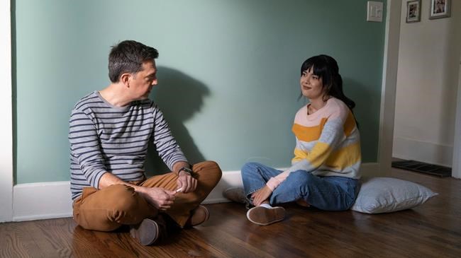 Review: An odd surrogate friendship in ‘Together Together’ | iNFOnews.ca CP338522692