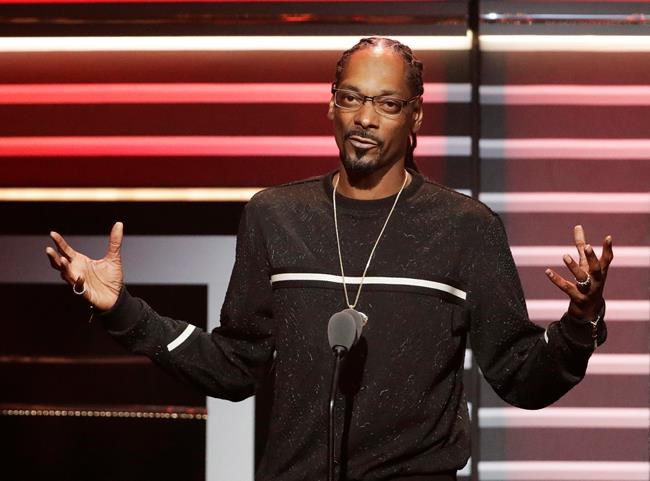 Trump tweets dig at Snoop Dogg over mock shooting in video | iNFOnews.ca