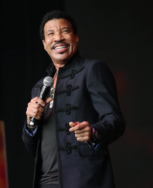 Lionel Richie named 2016 MusiCares person of the year; to be honoured by Pharrell, Luke Bryan | iNFOnews.ca