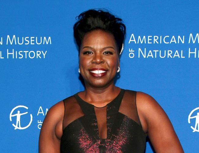 Leslie Jones blasts book deal for far-right commentator | iNFOnews.ca
