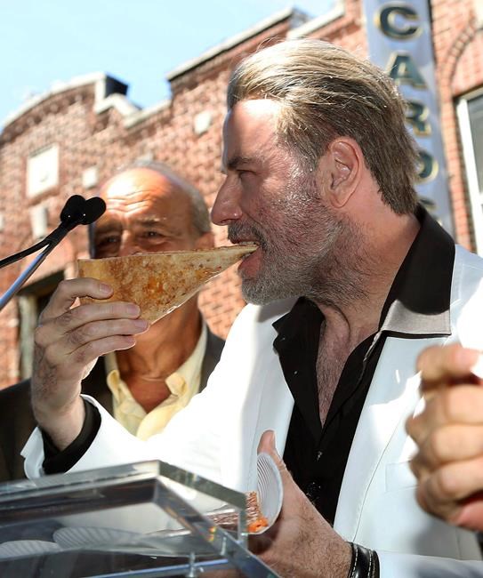 John Travolta feted at pizzeria from 'Saturday Night Fever' | iNFOnews.ca